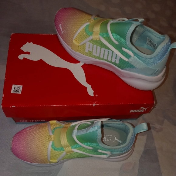 ❌SOLD❌New in box Puma Slip On Rainbow Sneaker girls 7C (women's 9) Softride Rift